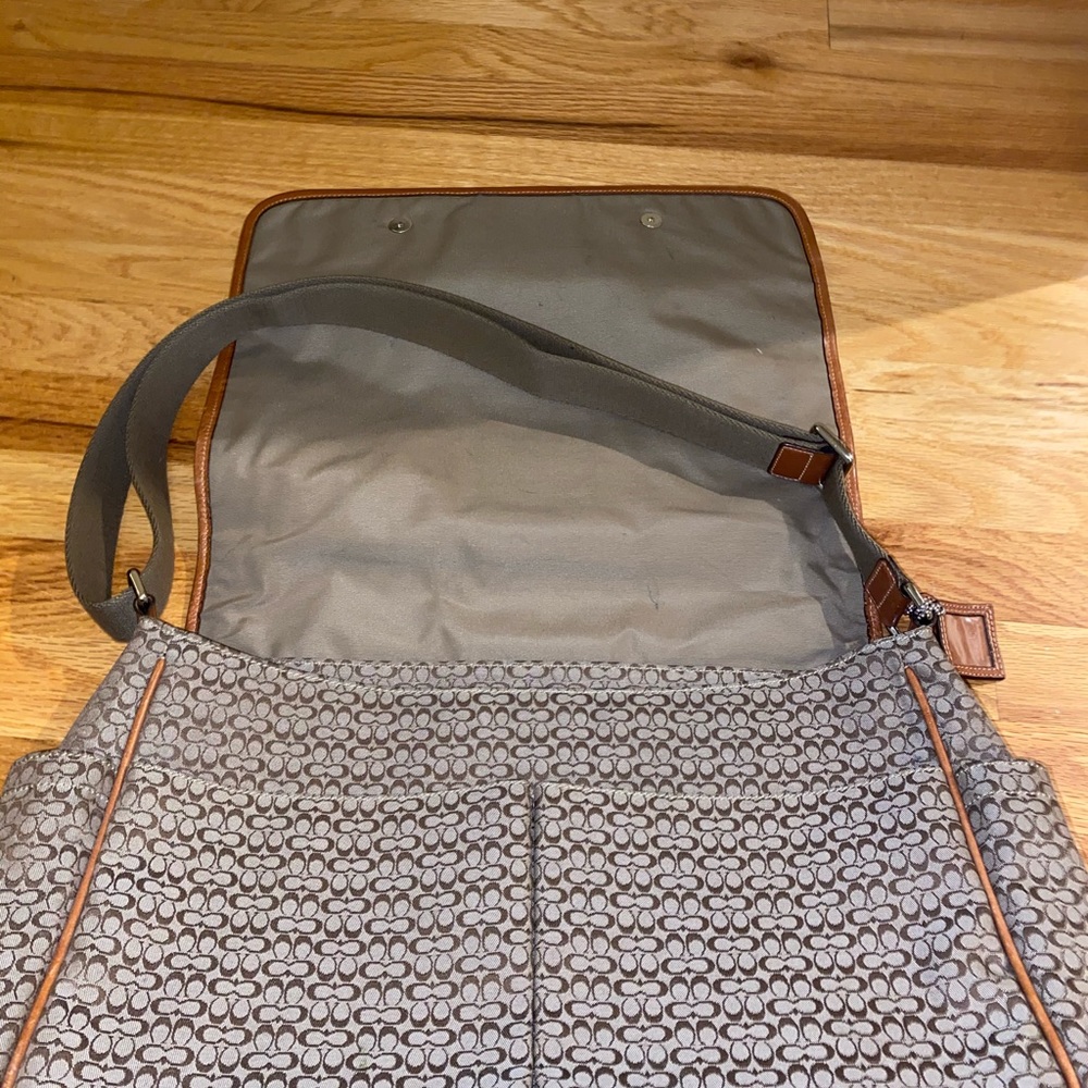Coach diaper bag great condition - Picture 6 of 9